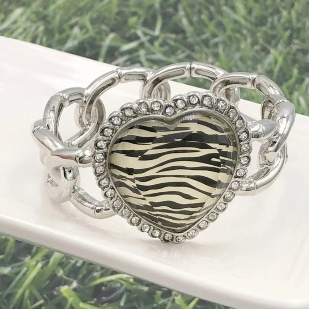 🌼 Zebra Stripe Print Heart Rhinestone Silver Stretch Bracelet